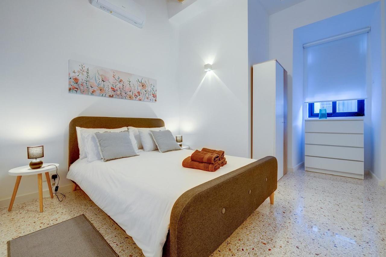 Comfy 2 Bedroom Flat In The Heart Of Valletta Exterior photo