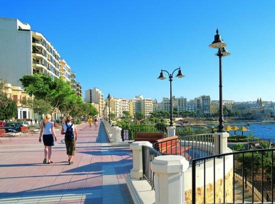Comfy 2 Bedroom Flat In The Heart Of Valletta Exterior photo